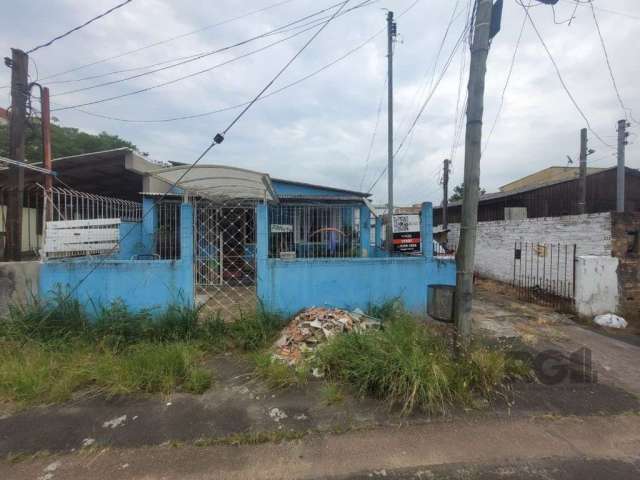 Vendo terreno com duas casas construídas, frente e fundo. Ambas com 2 quartos 2 banheiros. garagem 2 veículos. terreno 10 frente 30 fundo.