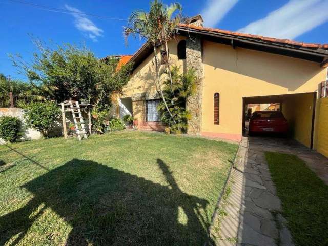 Casa 5 dormitórios, 3 suítes, 4 vagas de garagem, no bairro Ipanema, Porto Alegre/RS    &lt;BR&gt; &lt;BR&gt;Casa  5 dormitórios sendo 3 suítes,   no térreo tem  2 dormitórios e 1 pode ser usado de es