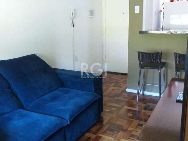 Apartamento 01 dormitório, sala, cozinha, banheiro , área de serviço e vaga no Cristal, Porto Alegre/RS a 5 minutos do Barra Shopping.      &lt;BR&gt; A cozinha está com pia e armários, banheiro com b