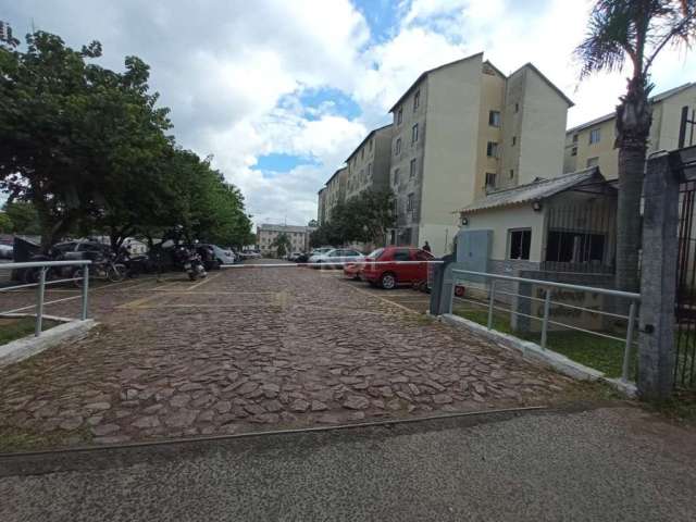 Apartamento Vila Nova, com dois dormitórios, amplo living, cozinha,  bancada com mármore, banheiro social com box, apartamento muito ventilado e ensolarado, vaga de garagem rotativa, Condomínio com  b