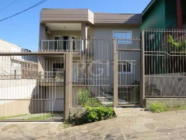 Mansão de alto padrão com 466m² no Parque Santa Fé, em rua calma e arborizada com fácil acesso!  Menos de R$ 2.000,00 por m²! Imperdível!&lt;BR&gt;&lt;BR&gt;4 Dormitórios, sendo 01 suíte, 02 sacadas, 