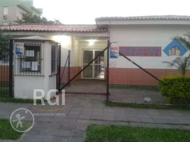 APARTAMENTO, 02 DORMITÓRIOS, BAIRRO SARANDI EM PORTO ALGRE&lt;BR&gt;Apartamento com 2 dormitórios, living 2 ambientes, banheiro social, cozinha, área de serviço. Uma vaga de garagem coberta escriturad