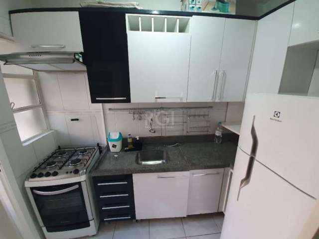 apartamento de 1 dormitório, sala cozinhas, área de serviço e banheiro. Todo mobiliado com móveis sob medida e eletrodomésticos. Incluso tudo que aparece nas fotos. 50 metros do portão lateral de entr