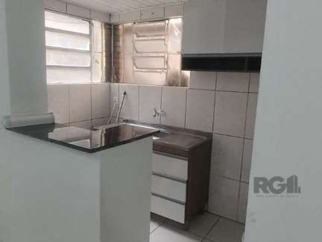 Apartamento jk com piso cerâmico ,cozinha americana com janela grande, banheiro social. SEMI MOBILIADO .Prédio pequeno ,com zelador em horário comercial,condomínio baixo. Próximo ao Shopping Azenha ,a