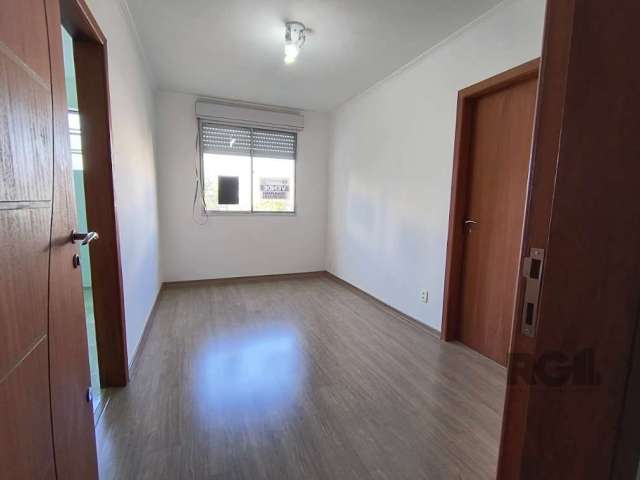 Vendo apartamento 01 dormitório com estacionamento.  Todo reformado, com piso laminado, portas novas em madeira na cor natural, fachaduras La Fonte, cozinha e área de serviço separada, elétrica e hidr