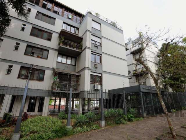 Apartamento 3 dormitórios, com suíte, 126,33 m, privativos, semi mobiliado, , reformado e decorado, living amplo p3/ambientes, banheiro social, copa cozinha planejada, banheiro auxiliar, 2 vagas cober