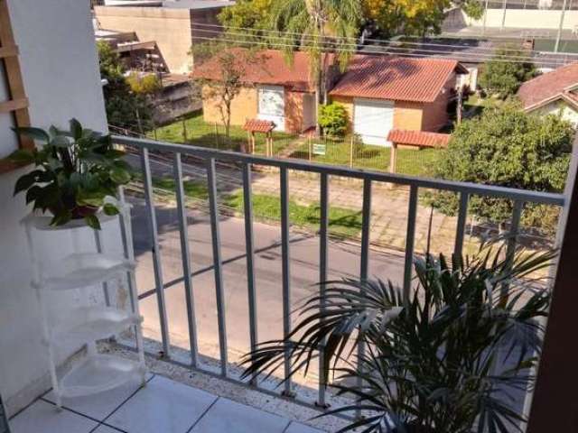 Excelente apartamento com 2 dormitórios, living, com sacada, área de serviço separada, banheiro social, excelente conservação, pintura nova. Ótima localização