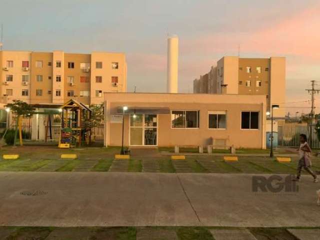 Apartamento térreo de 2 dormitórios, sala, cozinha, banheiro com  baixo valor de condomínio e portaria 24 horas.   &lt;BR&gt;O condomínio conta com zelador e faxineira para limpeza das áreas comuns, p