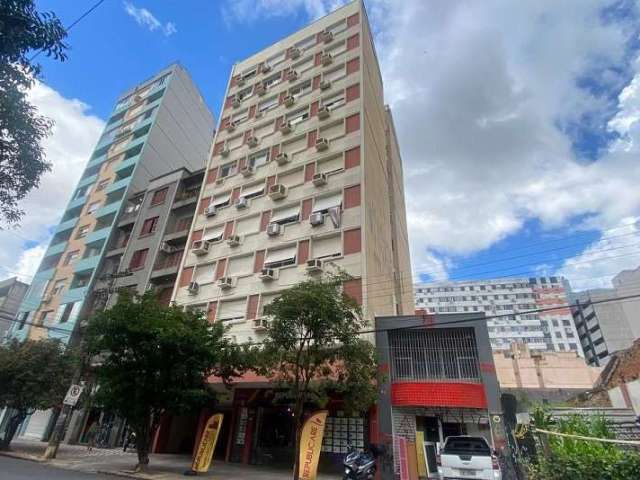 APARTAMENTO JKZÃO,  LATERAL, PISO PORCELANATO, &lt;BR&gt;&lt;BR&gt;COZINHA: ARMÁRIO, SUPORTE DE MICRO-ONDAS.&lt;BR&gt;&lt;BR&gt;Ed. com portaria e 2 elevadores. &lt;BR&gt;&lt;BR&gt;Localização: RUA JO