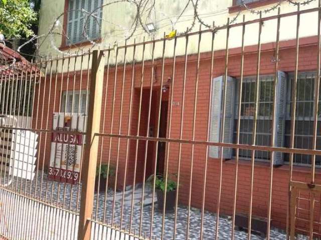 Apartamento no Bairro Menino Deus, 01 dormitorio terreo com 02 patios , cozinha com armarios , churrasqueira.&lt;BR&gt;&lt;BR&gt;Valor com todos os encargos  R$ 1,540.26