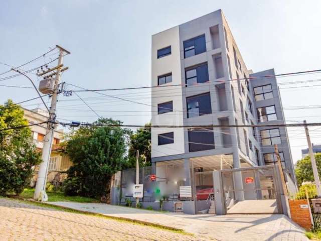 Excelente apartamento localizado em uma das áreas mais procuradas de Porto Alegre, próximo a shoppings, escolas e supermercados. Apartamento com 3 dormitórios, sendo uma suíte, banheiro social e lavab