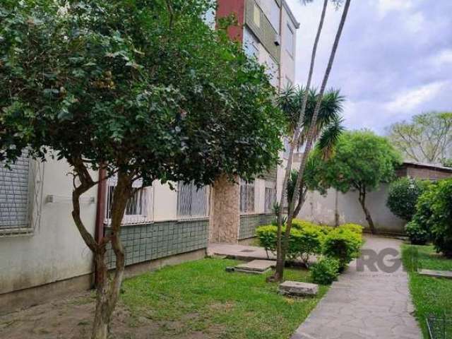 Excelente apartamento de 01 dormitório todo reformado. imóvel com localização privilegiada e um lance de escada. agende sua visita!