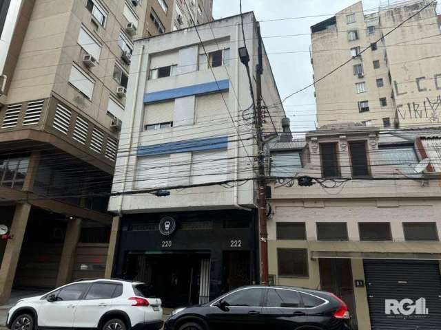 APARTAMENTO DE 1 DORMITÓRIO, BANHEIRO SOCIAL, COZINHA, ÁREA DE SERVIÇO, SALA COM SPLIT. &lt;BR&gt;&lt;BR&gt;Endereço do Imóvel: Rua Coronel Genuíno, 222&lt;BR&gt;Valor total da locação R$   1.298,02&l