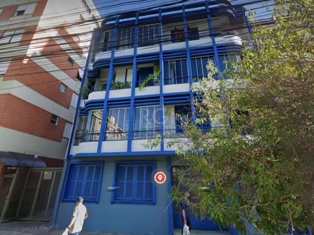 Apartamento térreo de 3 quartos à venda no bairro Floresta, Porto Alegre. Desocupado e pronto para morar, este imóvel de frente conta com 83,22m² de área privativa e 100,92m² de área total. O apartame