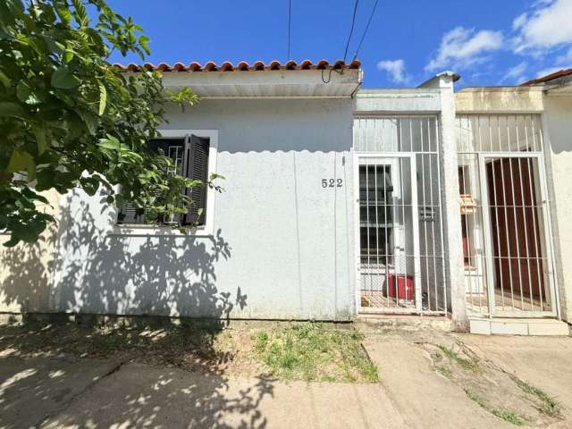 Procurando um cantinho para chamar de seu? Essa casa, pronta para receber uma nova família está esperando por você! Localizada no bairro Hípica, em Porto Alegre, Rio Grande do Sul, essa residência enc