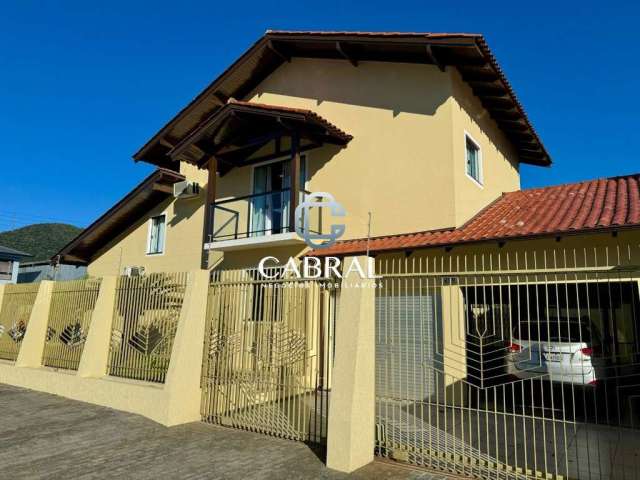 Casa com 3 quartos à venda no Dom Bosco, Itajaí  por R$ 2.500.000