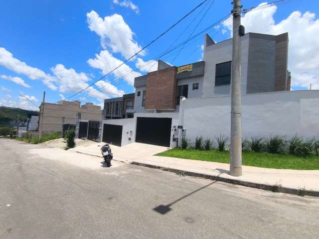 Linda casa de 3 quartos no Francisco Bernardino/ Jardim São João - Juiz de Fora - MG