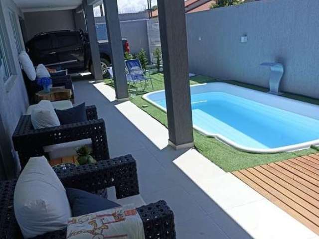 Casa com 04 quartos sendo 2 suítes em Balneário Piçarras - SC