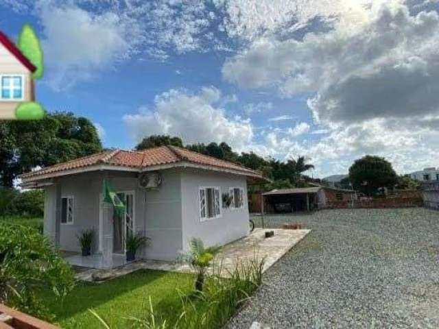 Casa com 2 dormitórios próxima ao Parque Beto Carrero