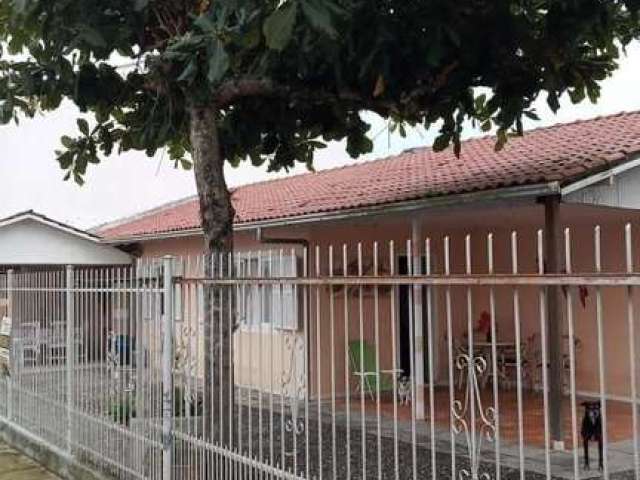 Casa com 3 dormitórios sendo 1 suíte no centro