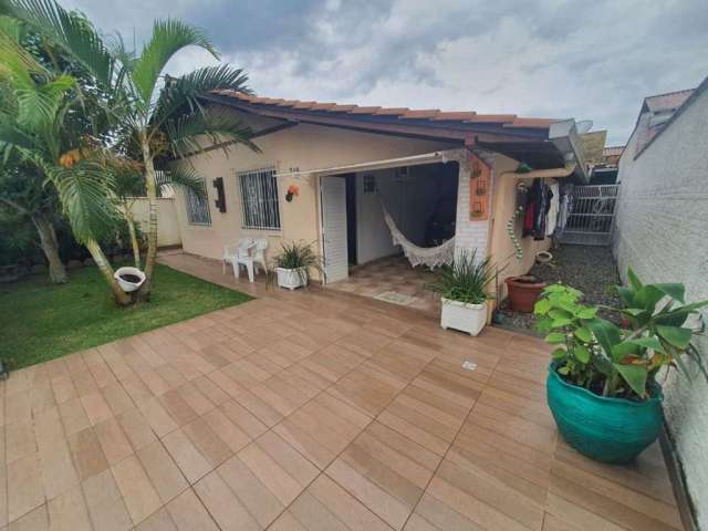 Casa com 2 quartos a 700 metros da Praia em Penha