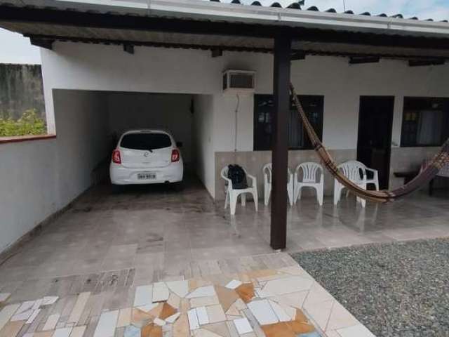 Casa com 2 dormitórios no Itacolomi a 500 metros da praia