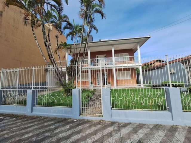 Sobrado 5 dormitórios para vender ou alugar Centro Balneário Piçarras/SC