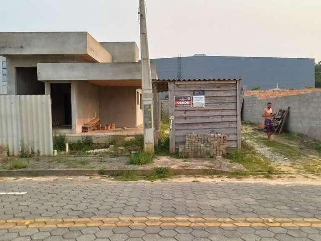 Terreno com Casa em Construção em Piçarras