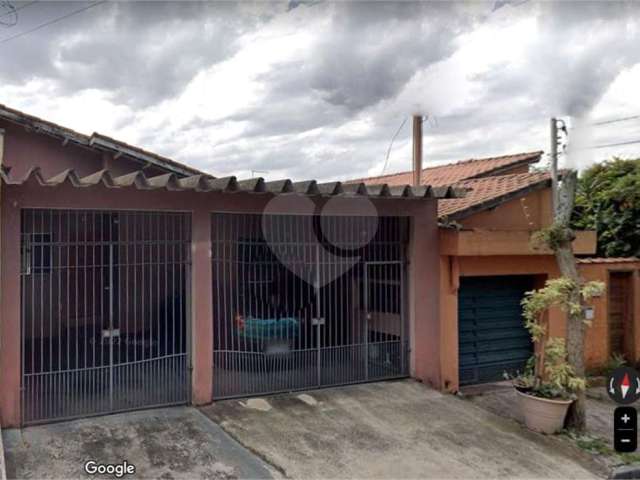 Casa térrea com 2 quartos à venda em Conjunto Residencial Butantã - SP