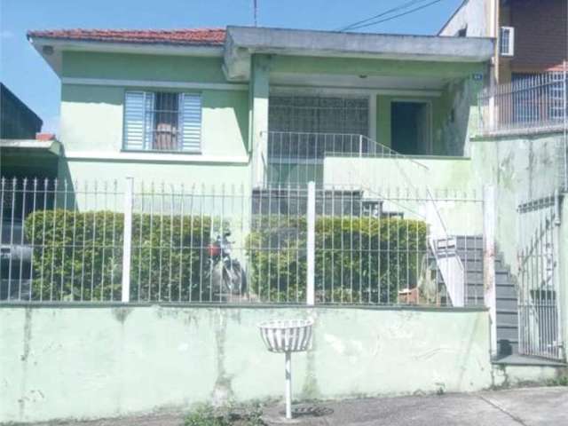 Casa com 2 quartos à venda em Vila Zat - SP