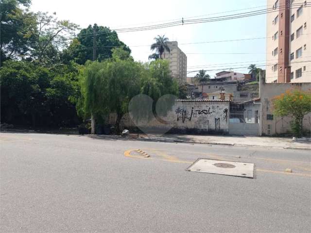 Casa térrea com 3 quartos à venda em Jardim Santo Elias - SP