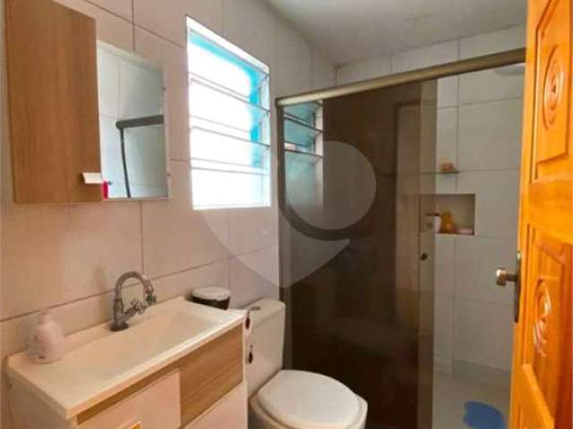 Casa térrea com 2 quartos à venda em Jardim Vivan - SP