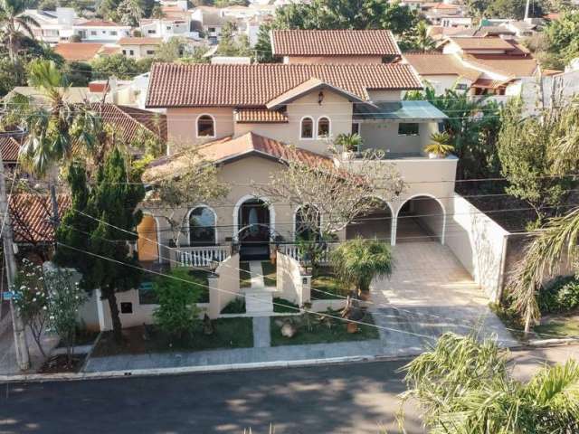 Casa em Condomínio Fechado no Coração da Cidade - Jardim Chapadão - Campinas/SP