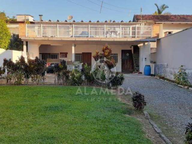 Casa com 6 dormitórios à venda, 300 m² por R$ 630.000,00 - Garcia - Blumenau/SC