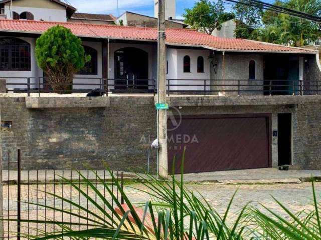 Casa com 5 dormitórios c/ Piscina à venda, 299 m² por R$ 799.000 - Velha - Blumenau/SC