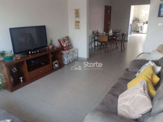 Apartamento com 3 dormitórios à venda, 120 m² por R$ 300.000,00 - Cazeca - Uberlândia/MG