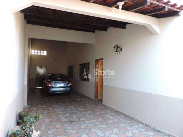 Excelente casa com 6 dormitórios à venda, 309 m² por R$ 800.000 - Umuarama - Uberlândia/MG