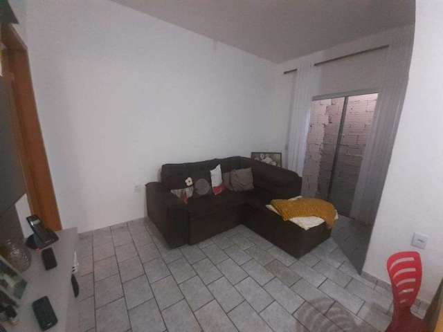 Casa em terreno comercial com 2 dormitórios à venda, 60 m² por R$ 380.000 - São Jorge - Uberlândia/MG