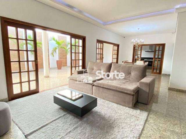 Casa com 3 dormitórios à venda, 210 m² por R$ 1.250.000,00 - Jardim Karaíba - Uberlândia/MG