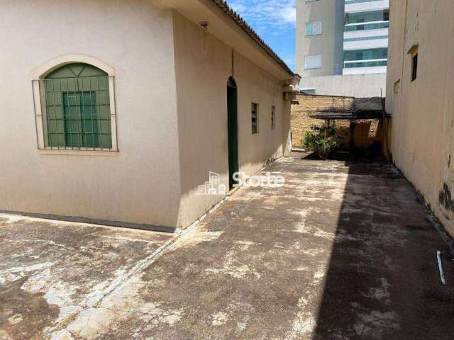 Terreno com duas casas à venda, 360m² por R$ 472.500 - Santa Mônica - Uberlândia/MG