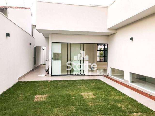 Casa estilo alto padrão com 3 dormitórios à venda, 138 m² por R$ 860.000 - Jardim Botânico - Uberlândia/MG