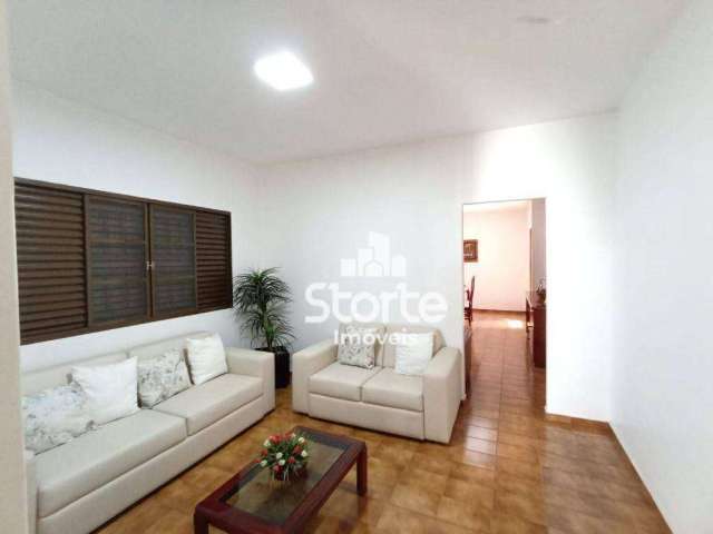 Casa com 3 dormitórios à venda, 182 m² por R$ 690.000,00 - Saraiva - Uberlândia/MG