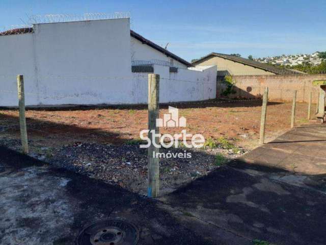 Terreno de esquina à venda, 360m² por R$ 400.000 - Cidade Jardim - Uberlândia/MG