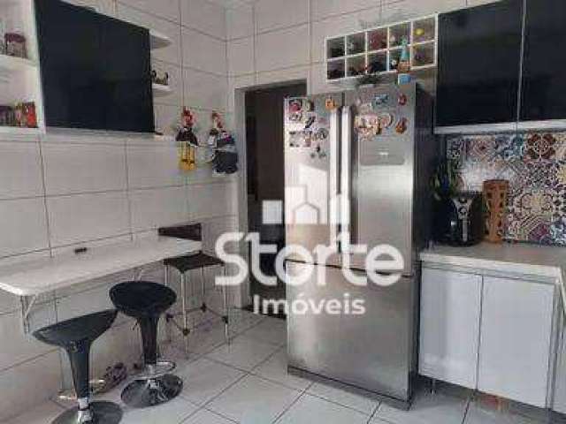 Casa com 3 dormitórios à venda, 198m² por R$ 750.000 - Granada - Uberlândia/MG