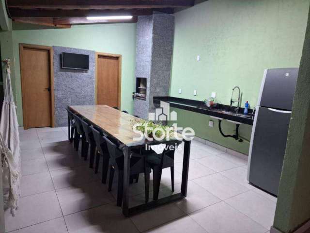 Casa com 3 dormitórios à venda, 199 m² por R$ 850.000,00 - Osvaldo Rezende - Uberlândia/MG