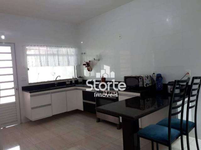 Casa com 3 dormitórios à venda, 160 m² por R$ 730.000,00 - Cidade Jardim - Uberlândia/MG