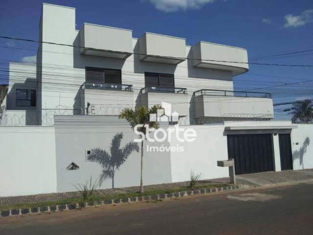 Sobrado com 3 dormitórios à venda, 164m² por R$ 790.000 - Jardim Veneza - Uberlândia/MG