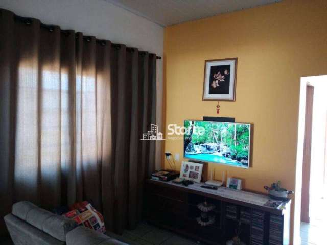 Venda de 03 CASAS JUNTAS, 252m² (soma total) por R$ 470.000 - Martins - Uberlândia/MG