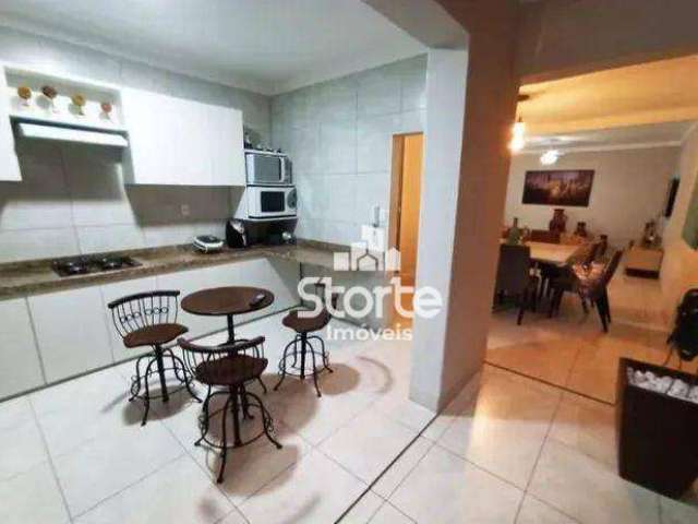 Casa com 3 dormitórios à venda, 250 m² por R$ 1.000.000,00 - Brasil - Uberlândia/MG