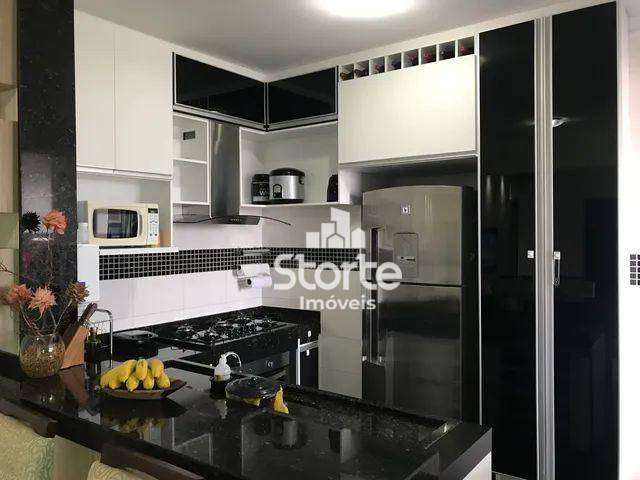 Apartamento com 3 dormitórios à venda, 96 m² por R$ 690.000,00 - Umuarama - Uberlândia/MG